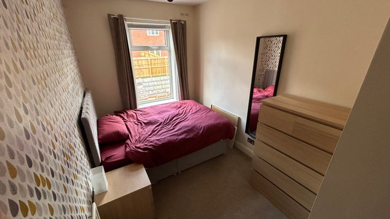 Room Shakerley Road in Tyldesley