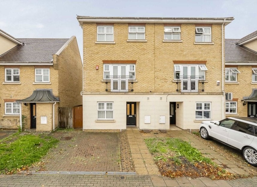 House De Havilland Road in Greater London