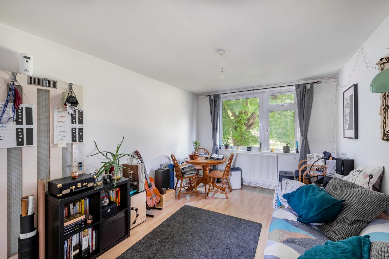 Flat Cottage Grove in Greater London
