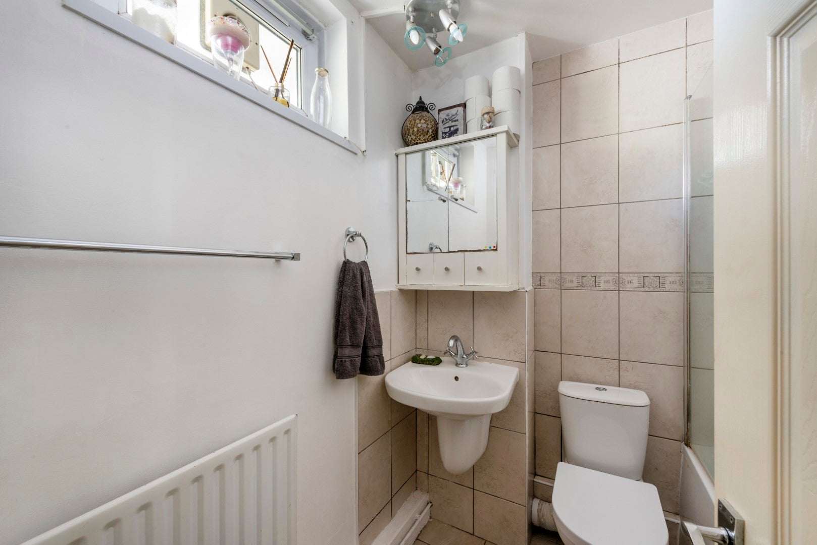 Flat Cottage Grove in Greater London