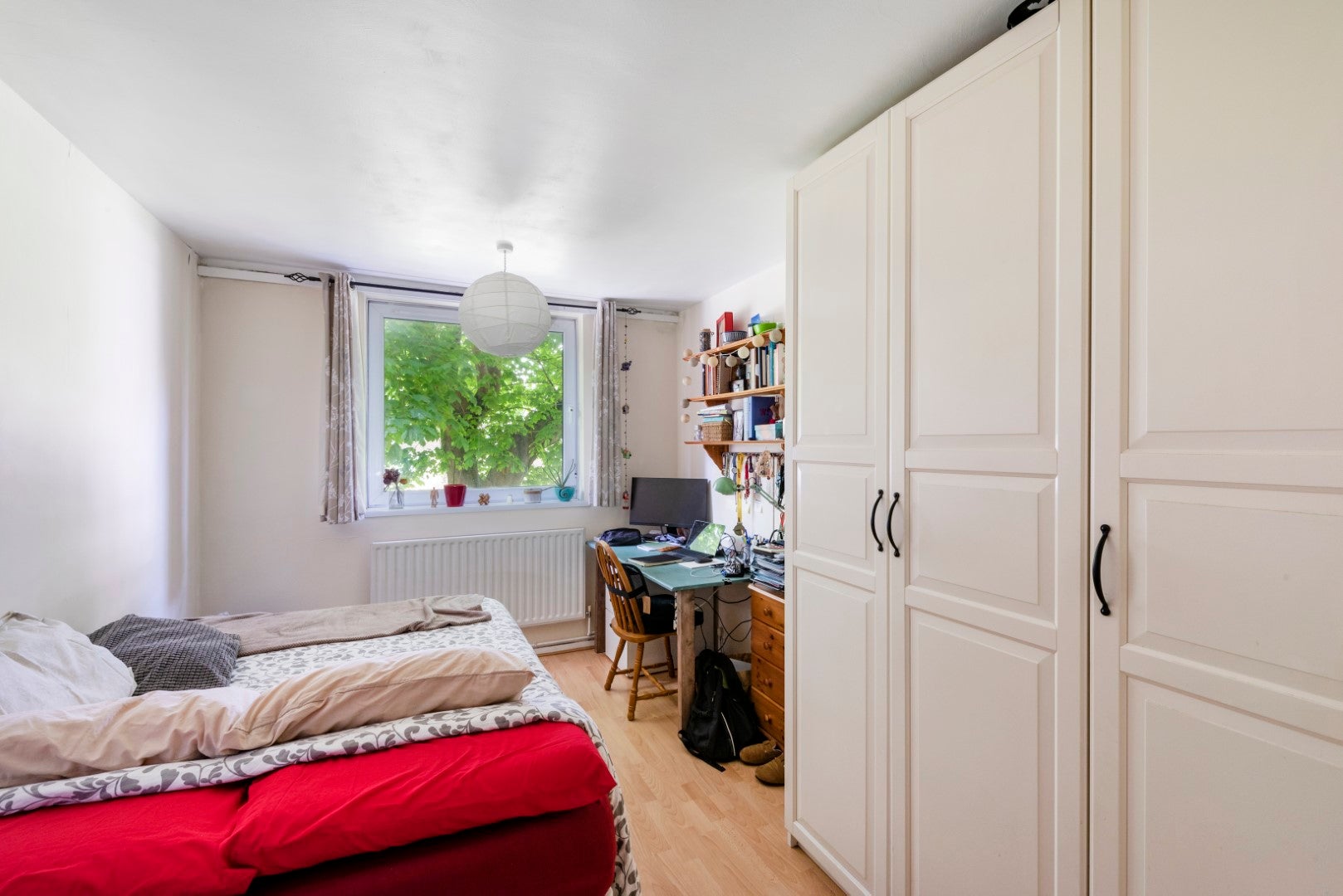 Flat Cottage Grove in Greater London