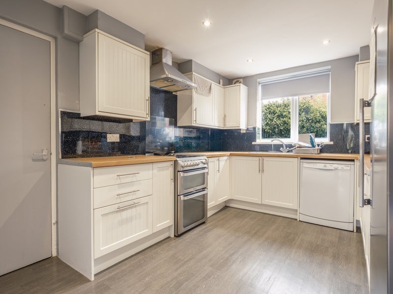 Room Layfield Road in Newcastle upon Tyne