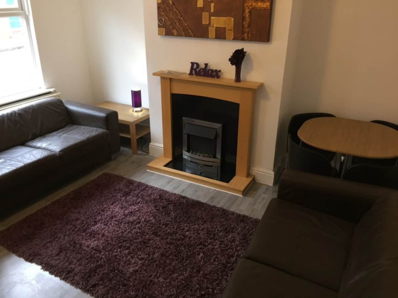 Room Glebe Avenue in Leeds