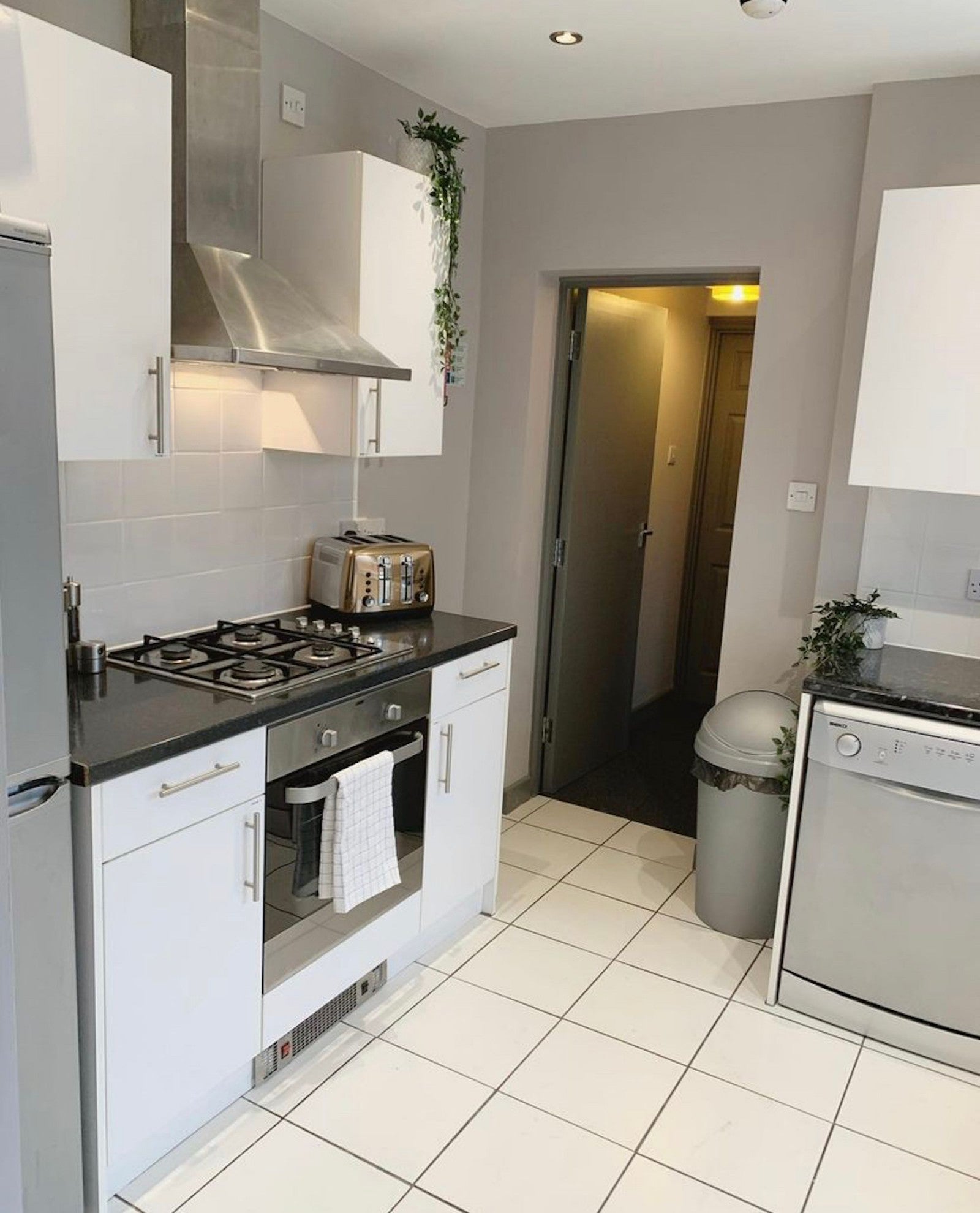Room Desborough Park Road in High Wycombe