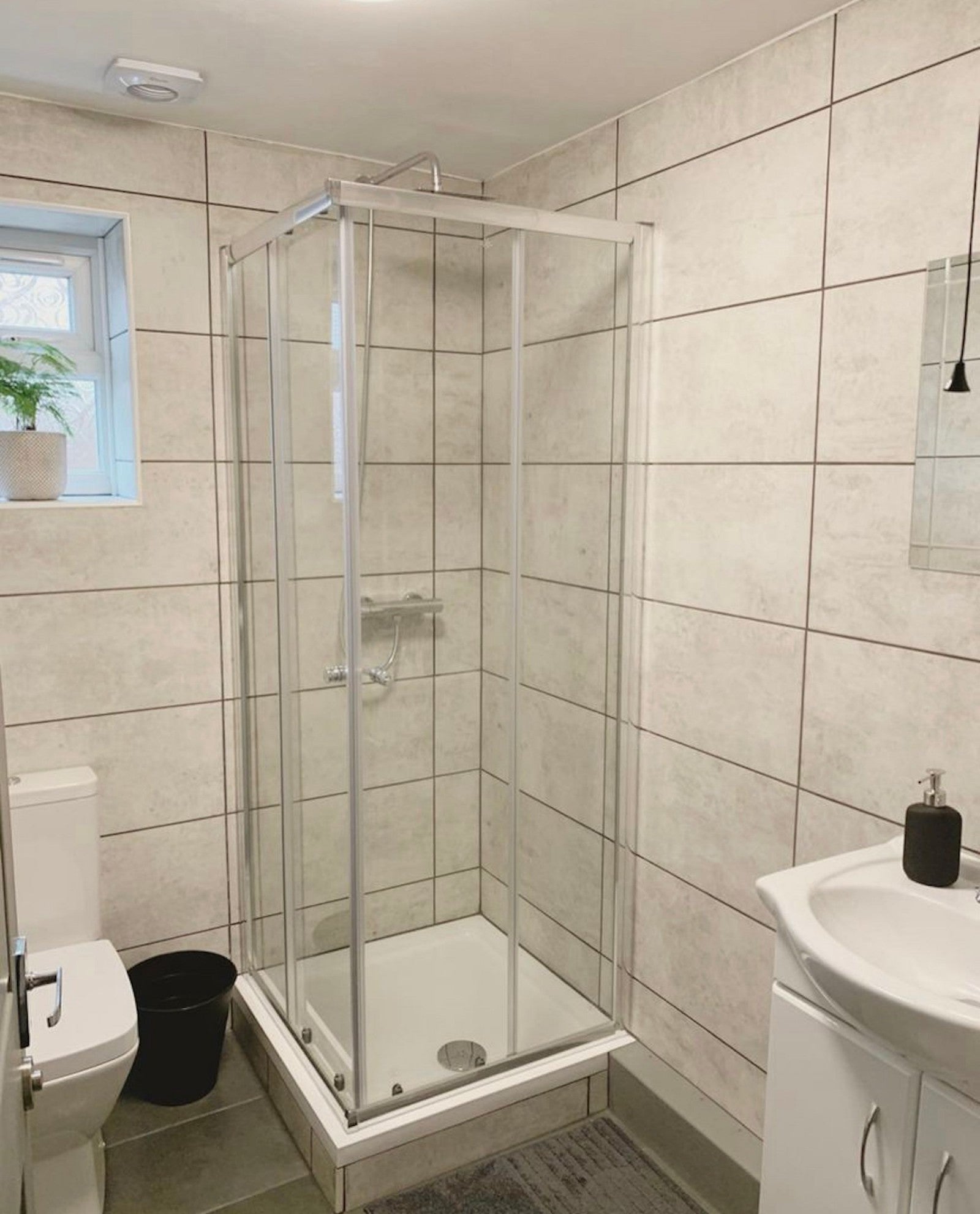 Room Desborough Park Road in High Wycombe