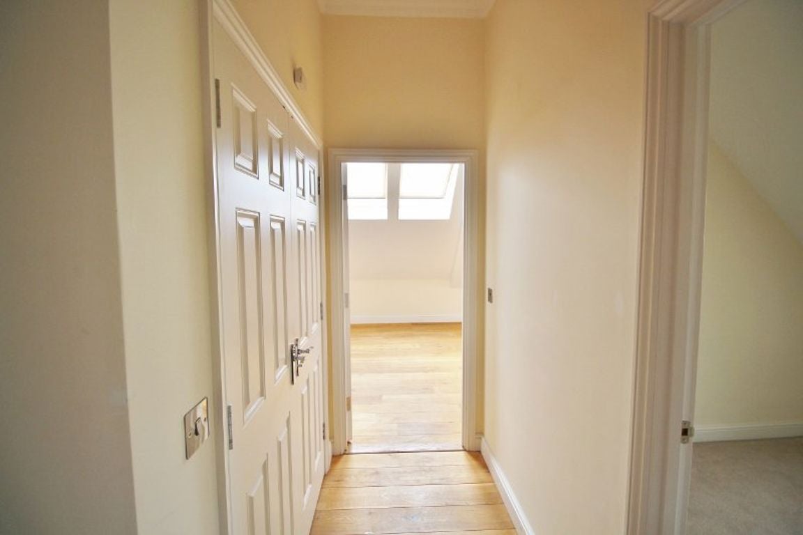 Flat Pembroke Road in Sevenoaks