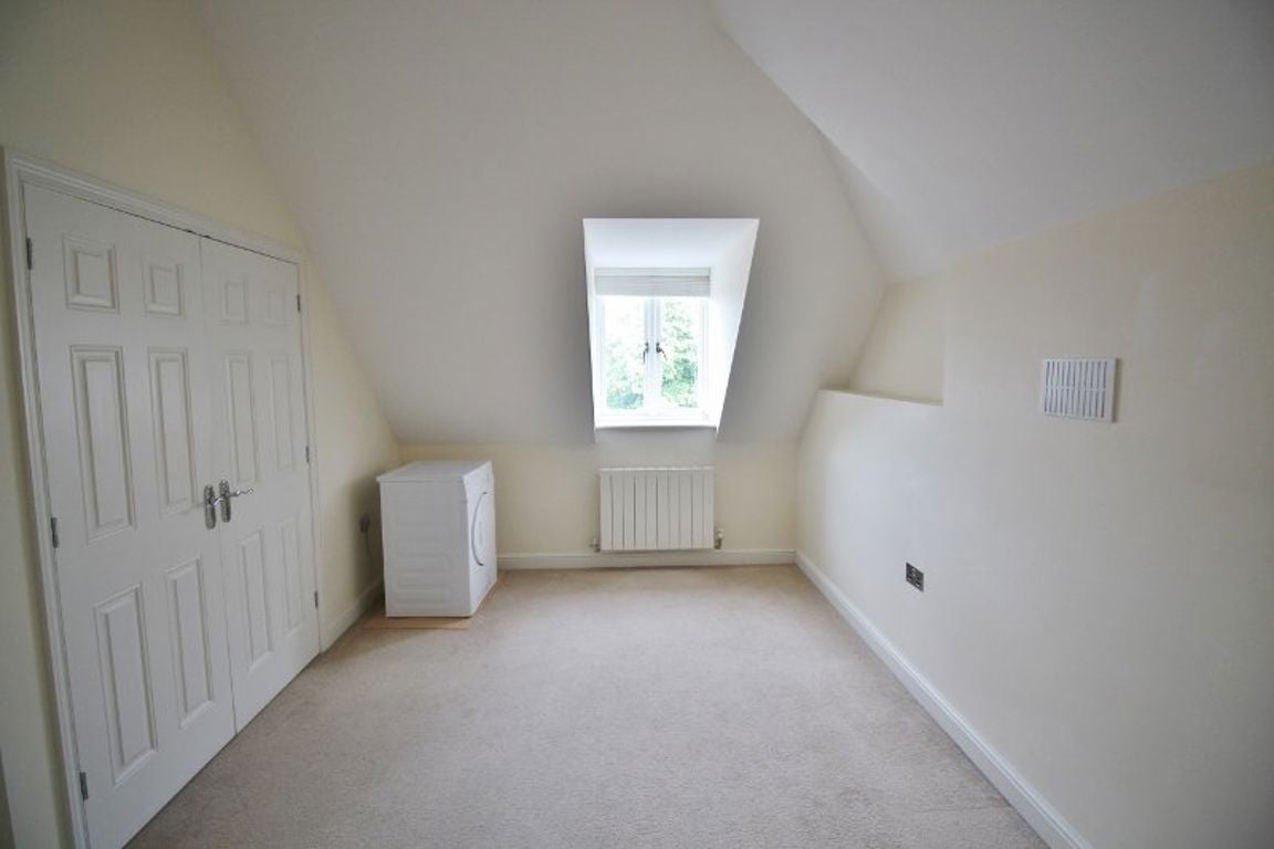 Flat Pembroke Road in Sevenoaks