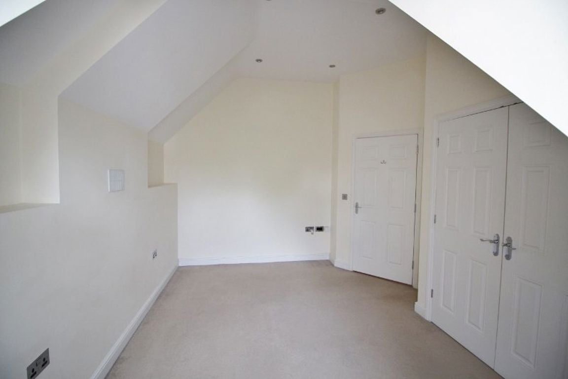 Flat Pembroke Road in Sevenoaks