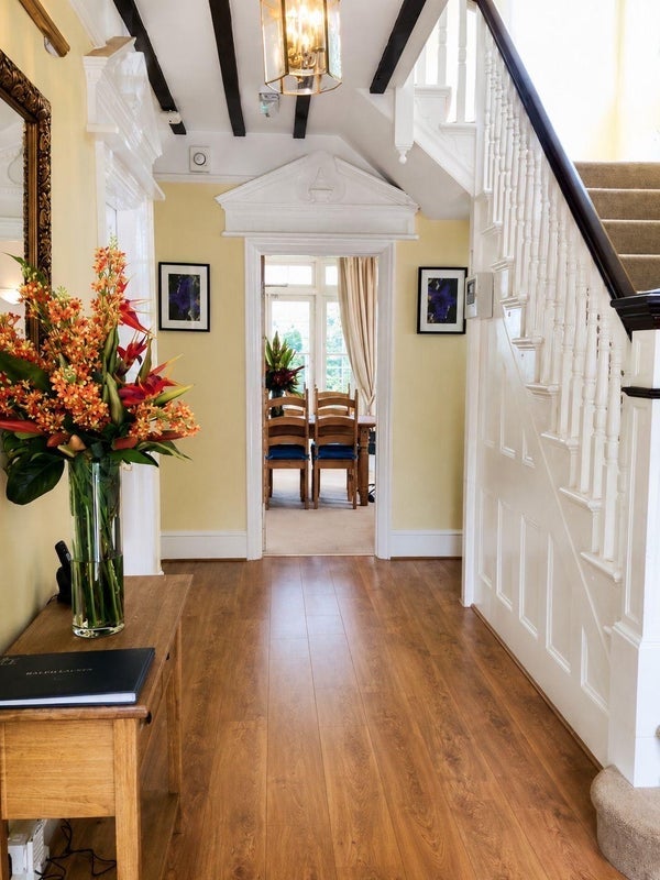 Room Woodcote Grove Road in Greater London