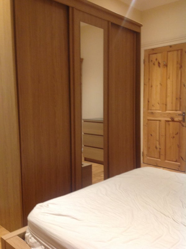 Flat Mossford Street in Greater London