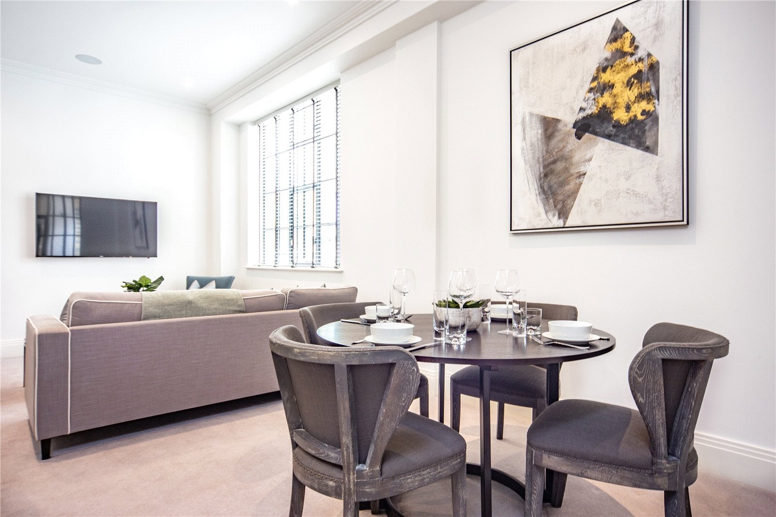 Flat Rainville Road in Greater London