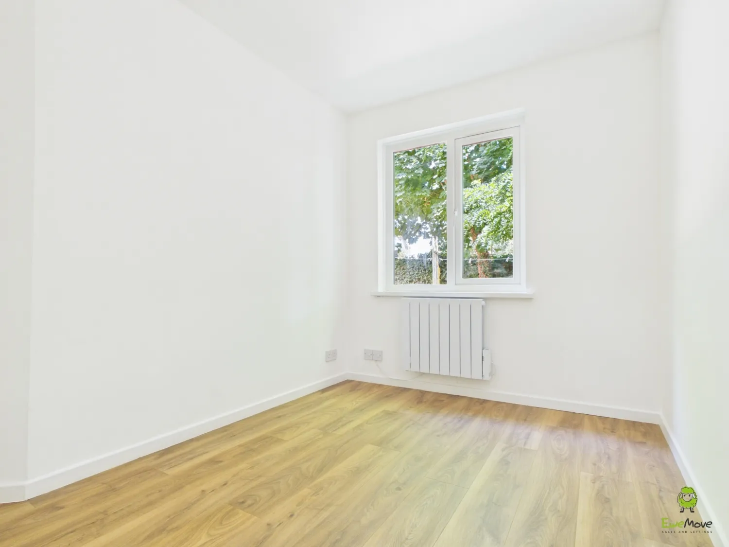Flat Heathlee Road in Greater London