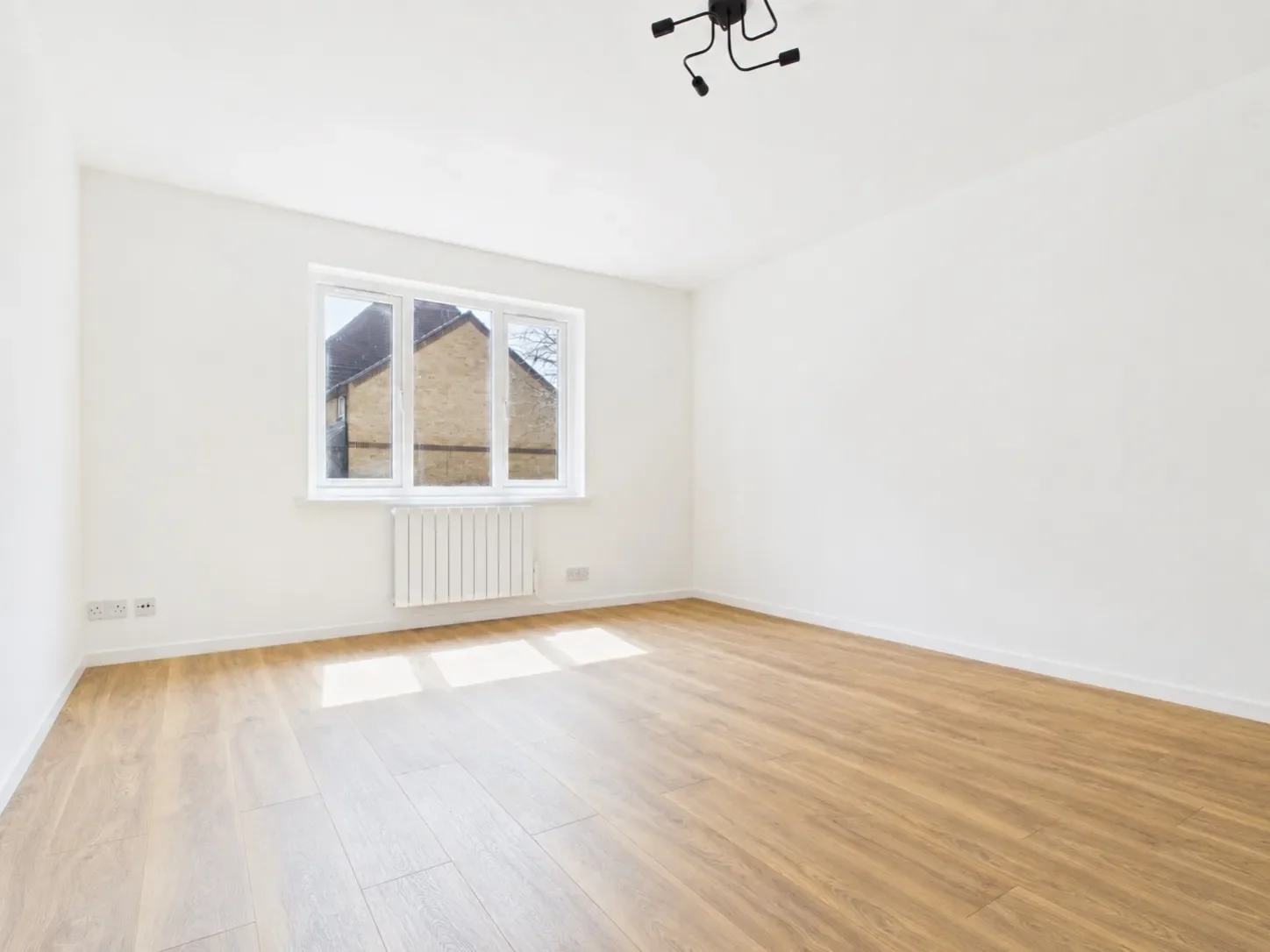 Flat Heathlee Road in Greater London