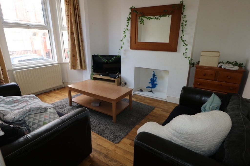 Room Belper Road in Nottingham