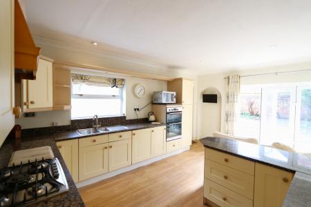 Flat Park Drive in Royal Leamington Spa