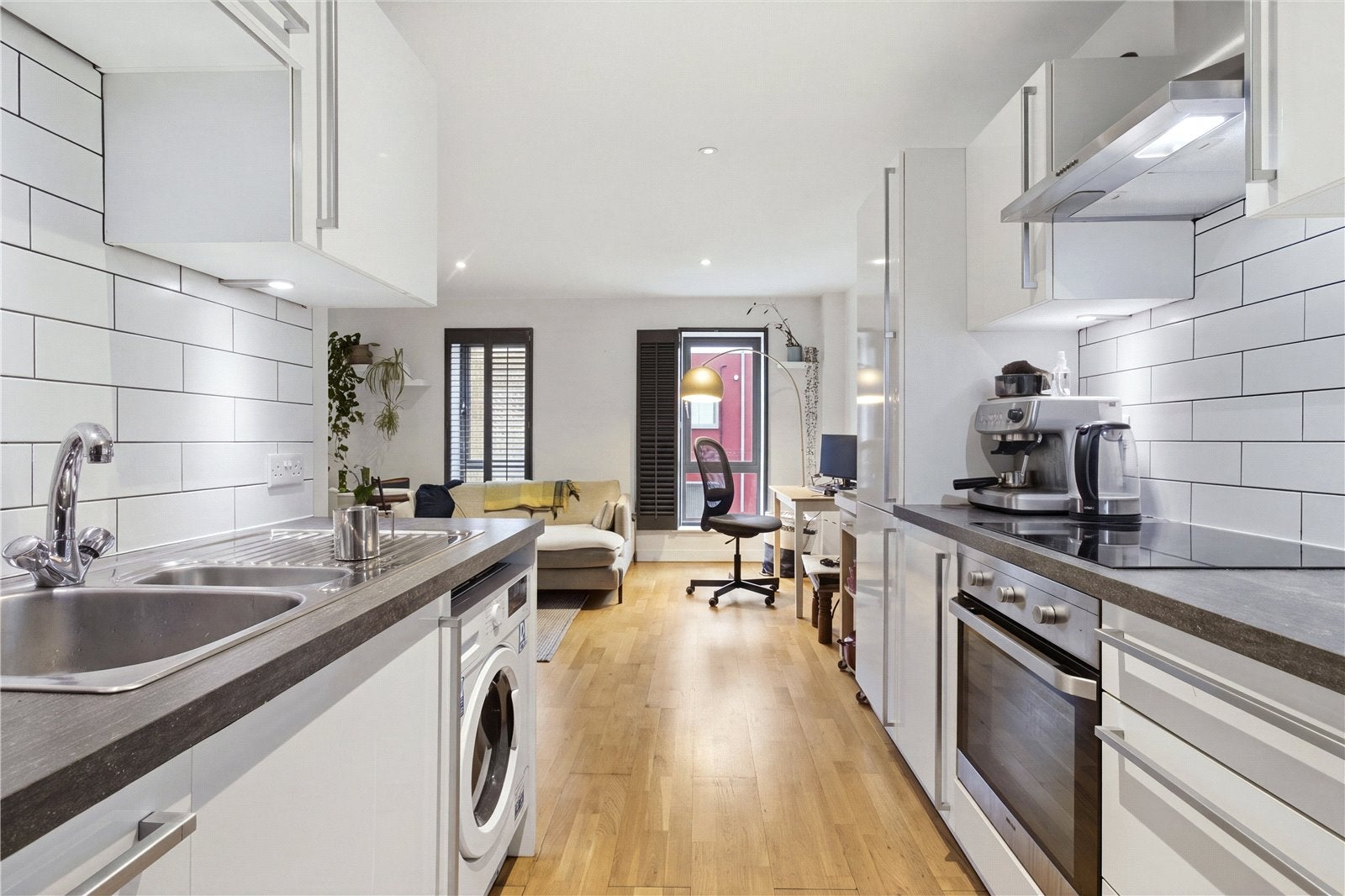 Flat Winkfield Road in Greater London