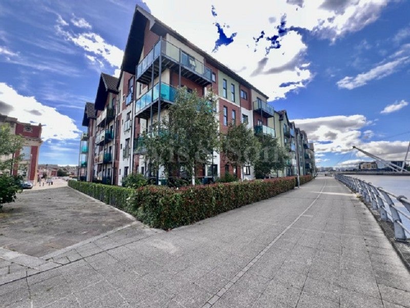 Flat Copper Dome Mews in Newport