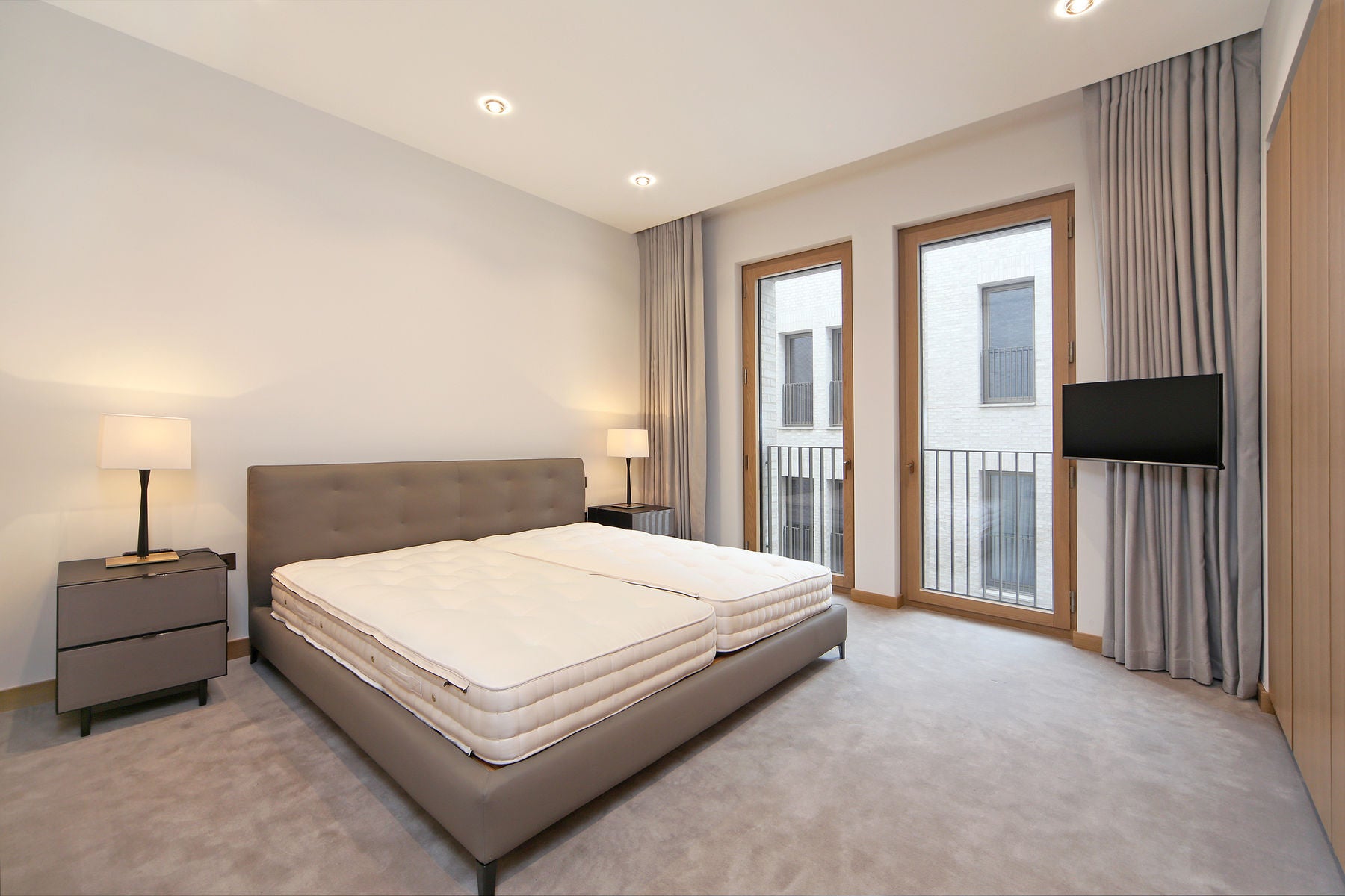 Flat Kensington Palace Gardens in London