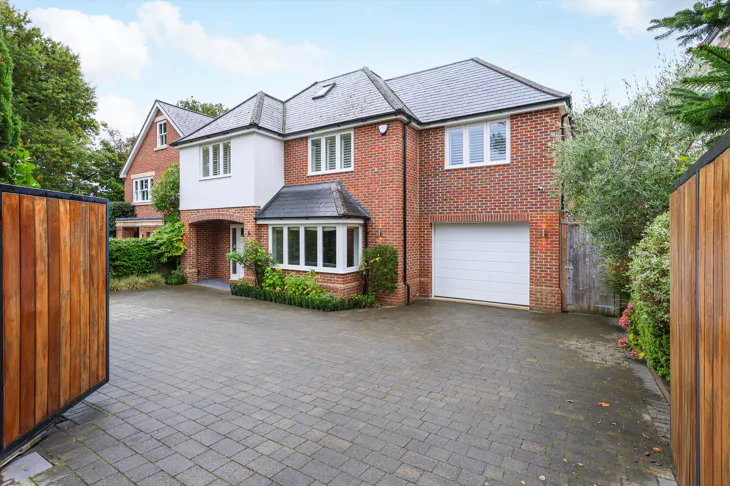 House Twinoaks in Elmbridge