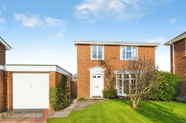 House Sterndale Close in Cambridge