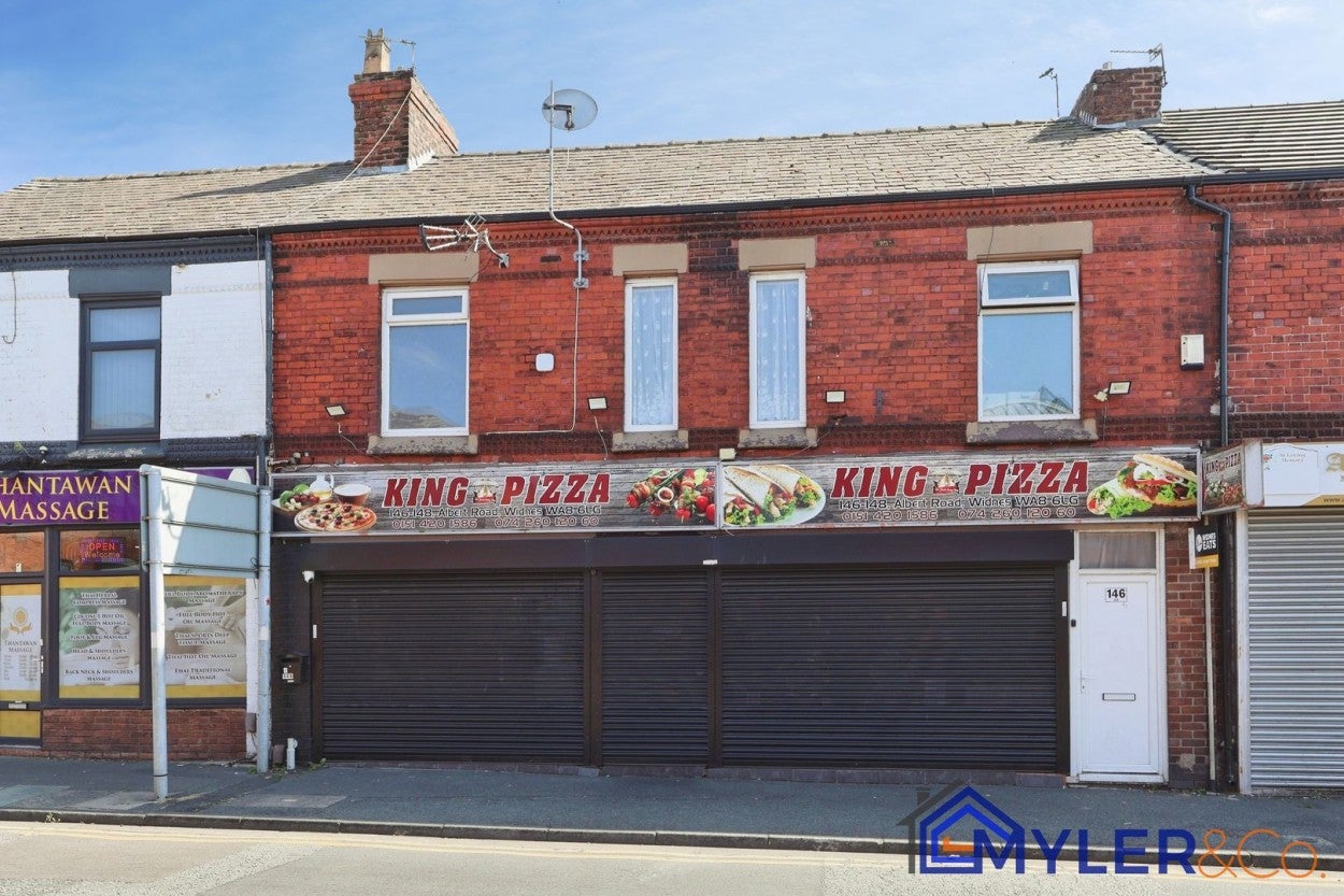 Flat Albert Road in Widnes
