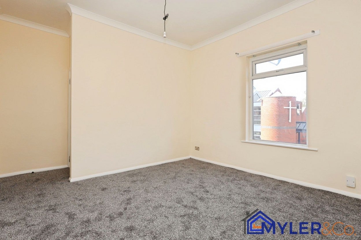 Flat Albert Road in Widnes