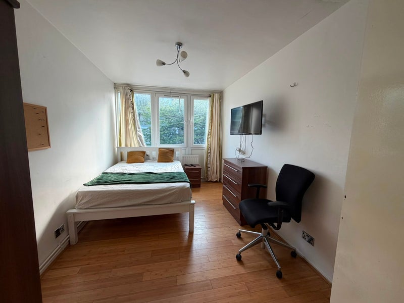 Room Fontley Way in Greater London