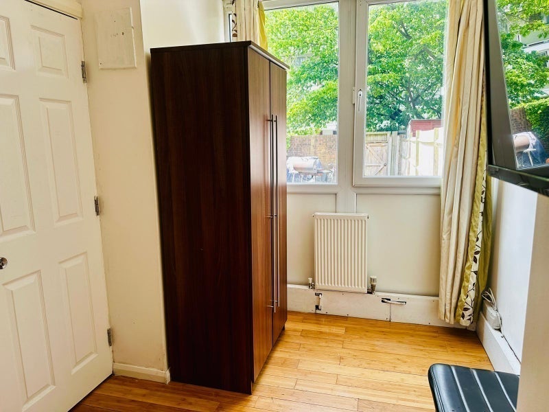 Room Fontley Way in Greater London