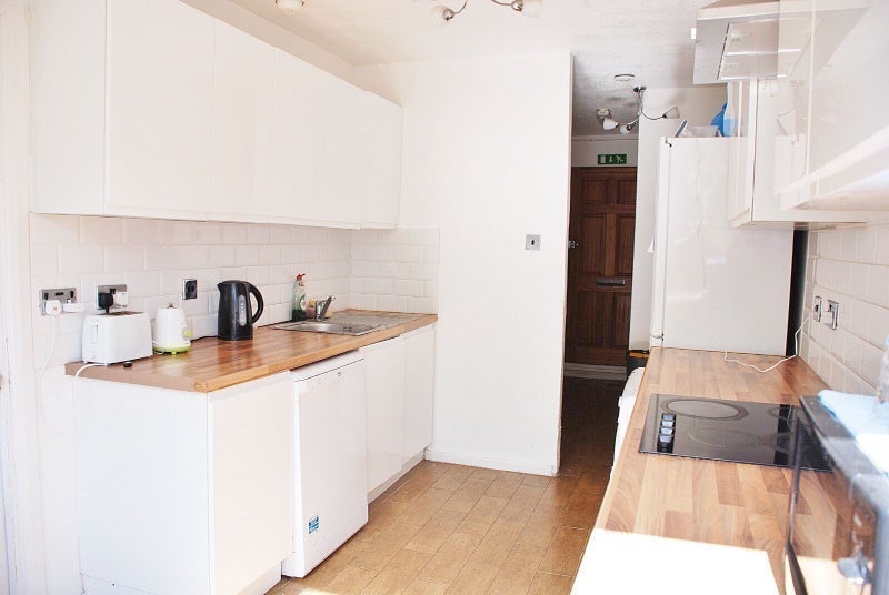 Room Fontley Way in Greater London