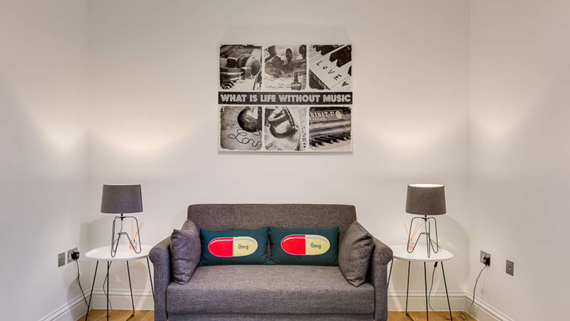 Flat Cathcart Road in Greater London