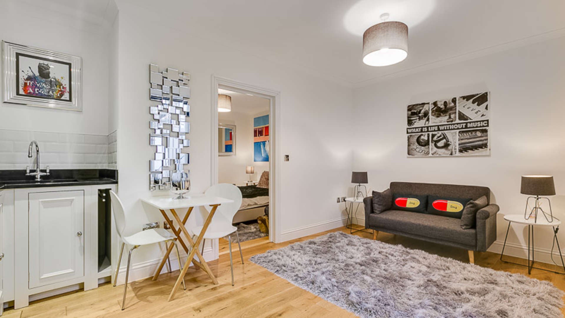 Flat Cathcart Road in Greater London