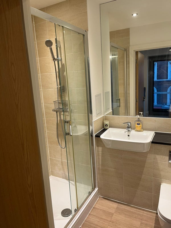 Room Abbot Street in Greater London