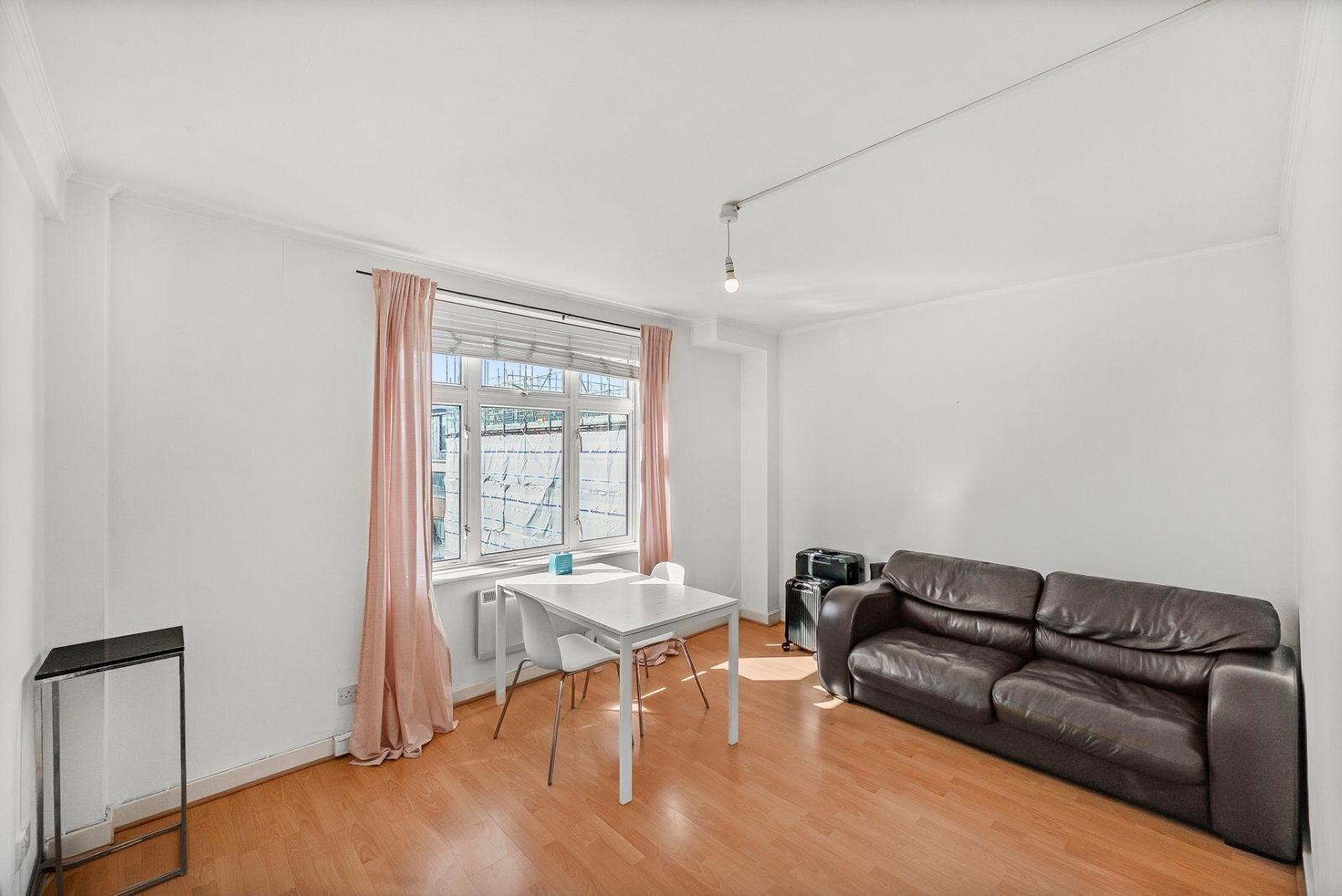 Flat Victoria Embankment in City of London
