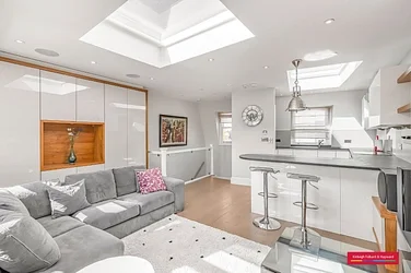 Flat Dawes Road in Greater London