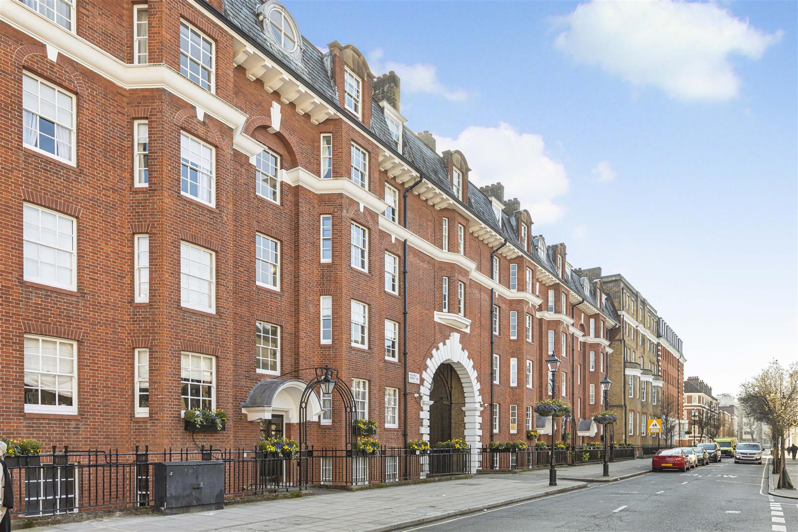 Flat Regency Street in City of Westminster
