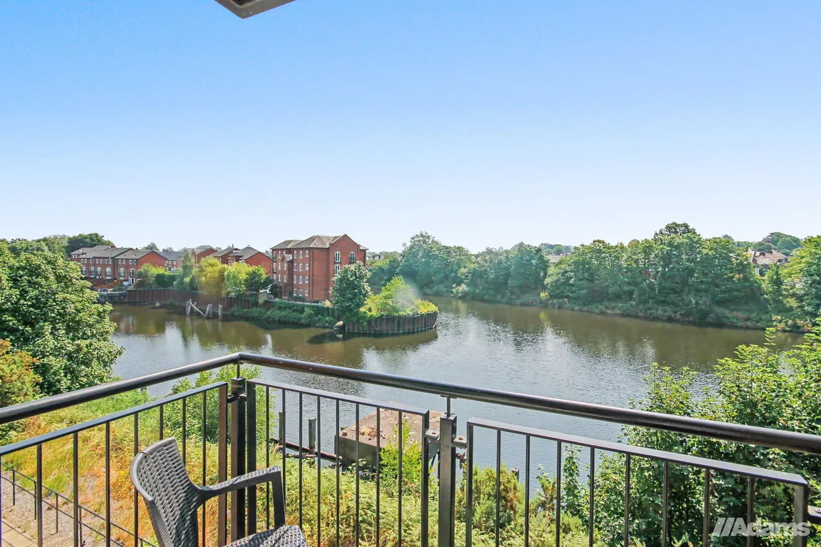 Flat Lulworth Place in Warrington