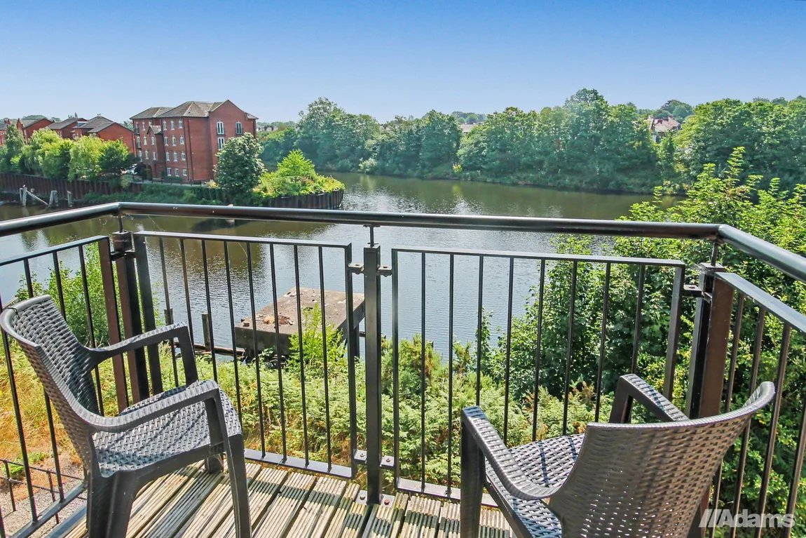 Flat Lulworth Place in Warrington