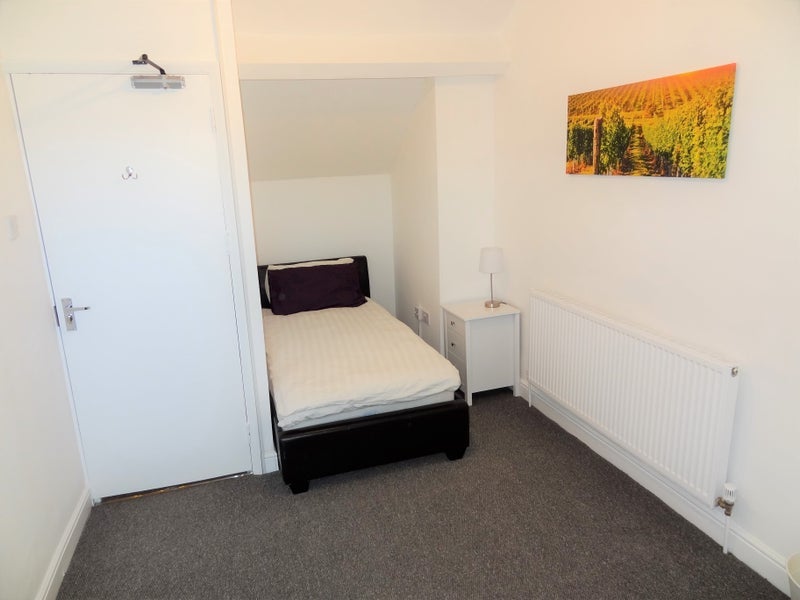 Room Burngreave Road in Sheffield