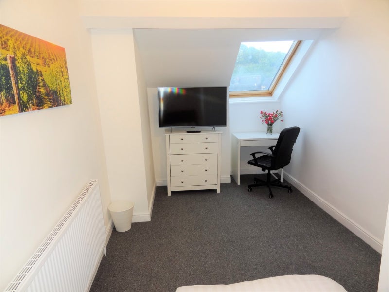 Room Burngreave Road in Sheffield