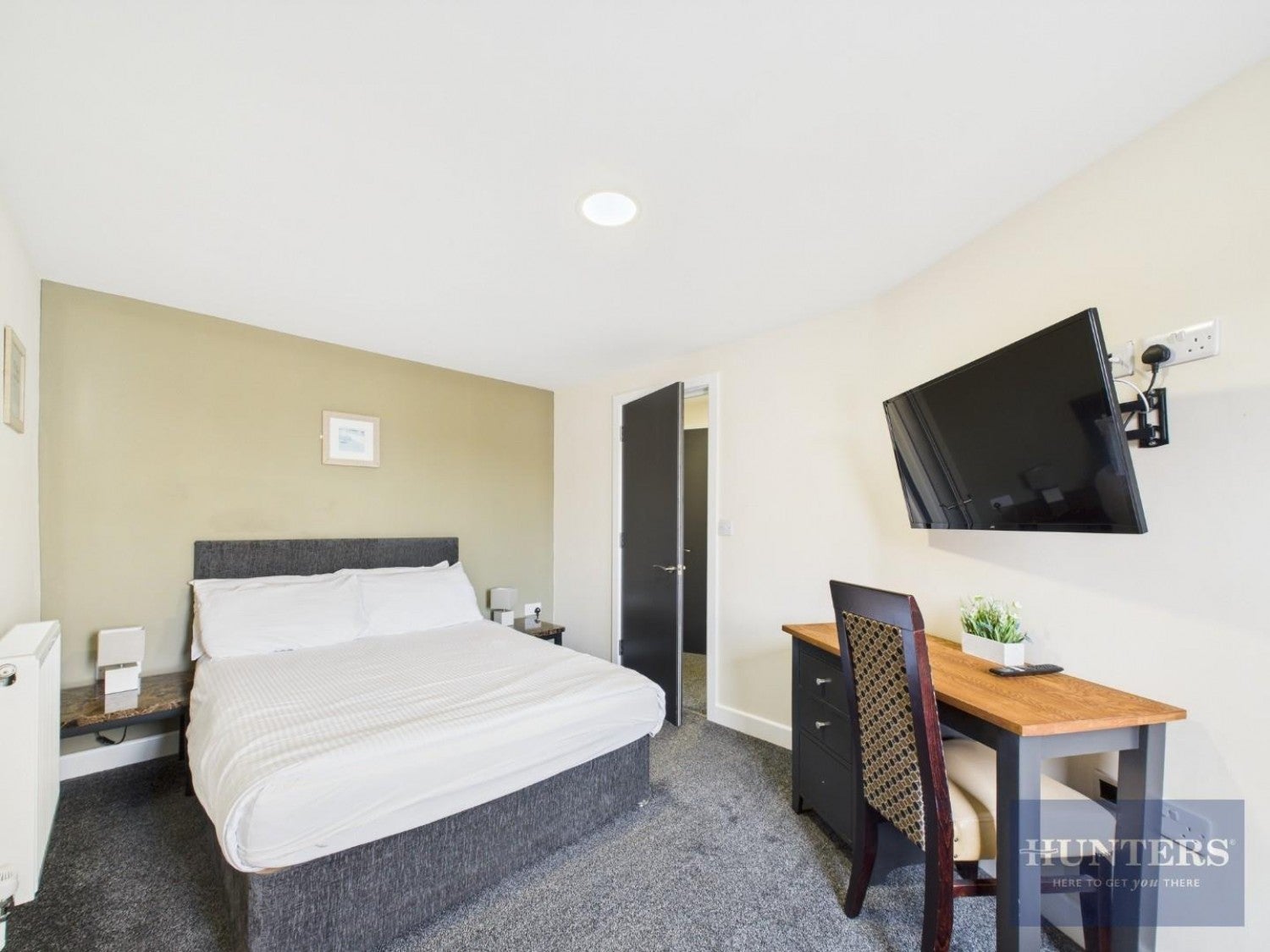 Flat Llanthony Road in Gloucester