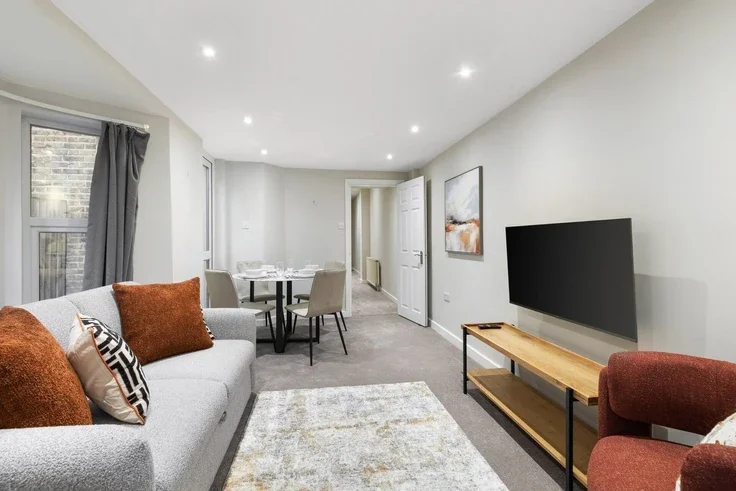 Flat Kilburn Park Road in City of Westminster