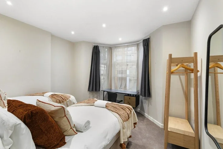 Flat Kilburn Park Road in City of Westminster