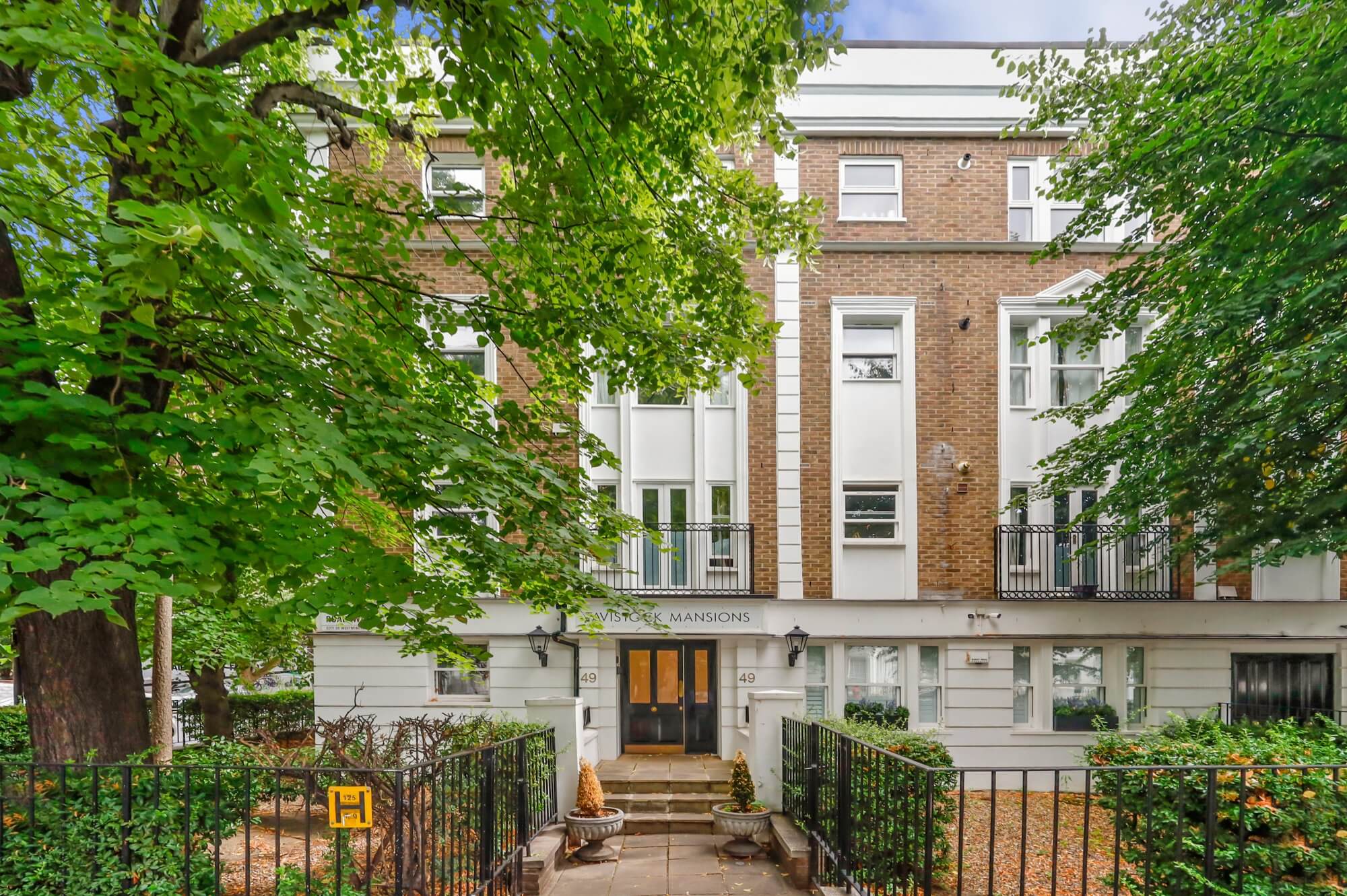 Flat Longley Road in Greater London