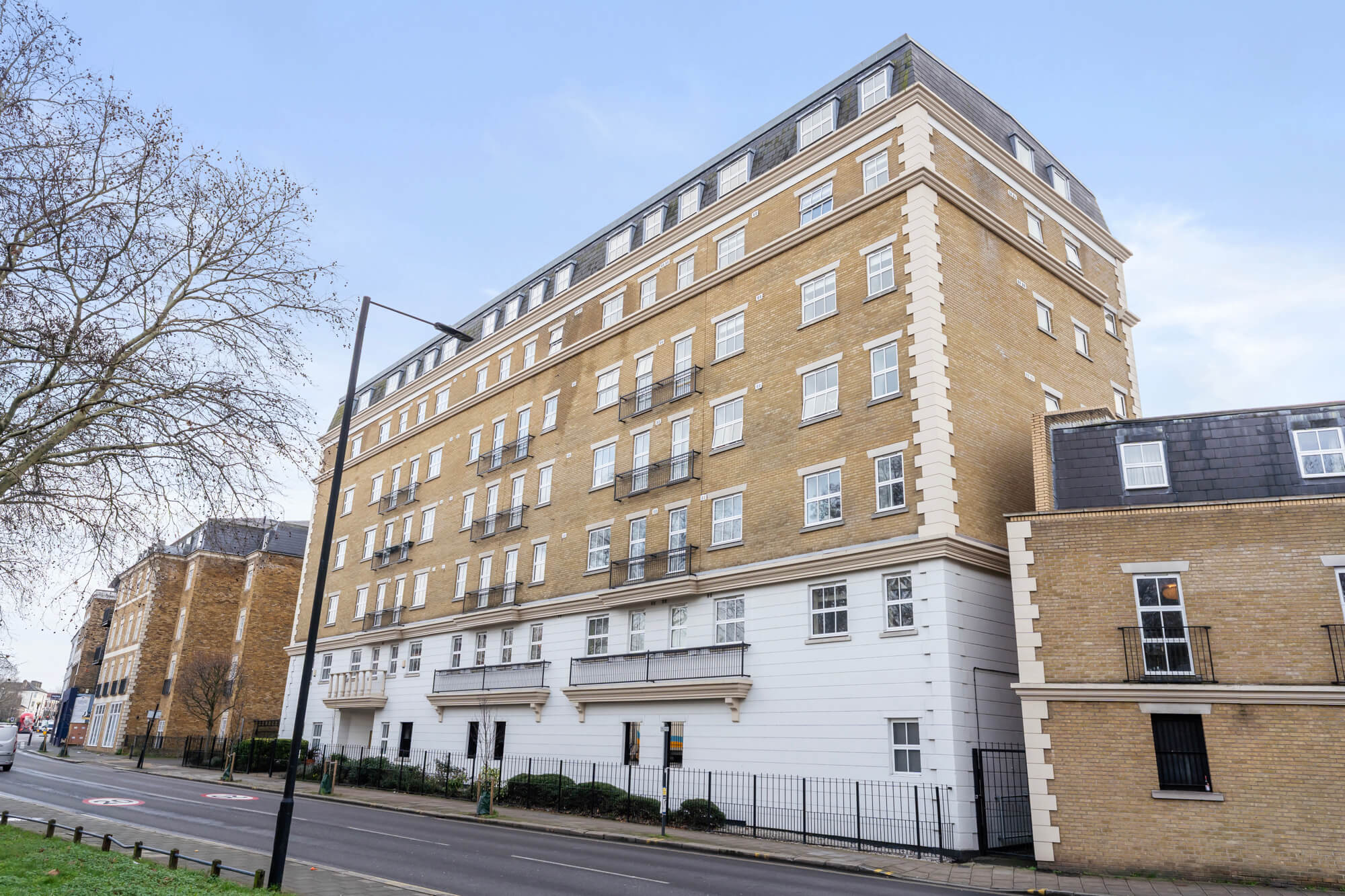 Flat Cromwell Crescent in Greater London