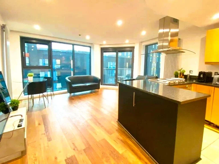 Flat Millharbour in Greater London