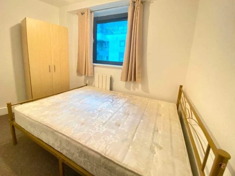 Flat Millharbour in Greater London