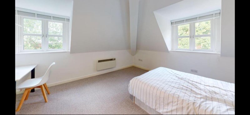 Room North Grange Mount in Leeds