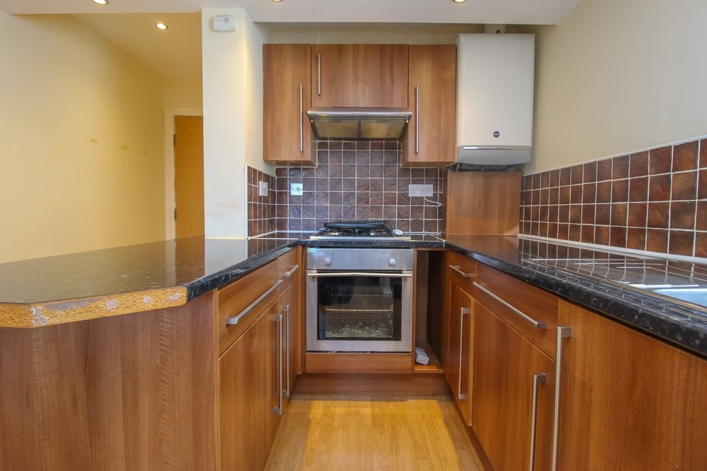 Flat Monthermer Road in Cardiff