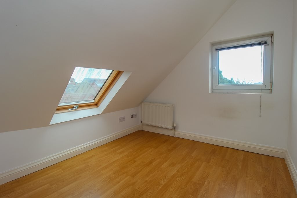 Flat Monthermer Road in Cardiff
