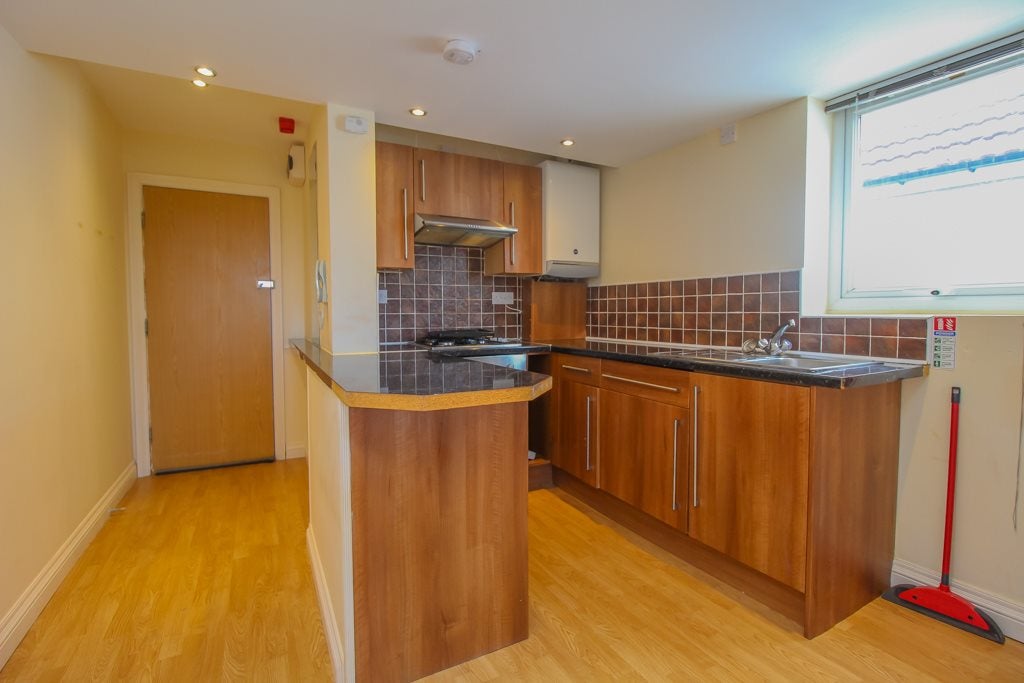 Flat Monthermer Road in Cardiff